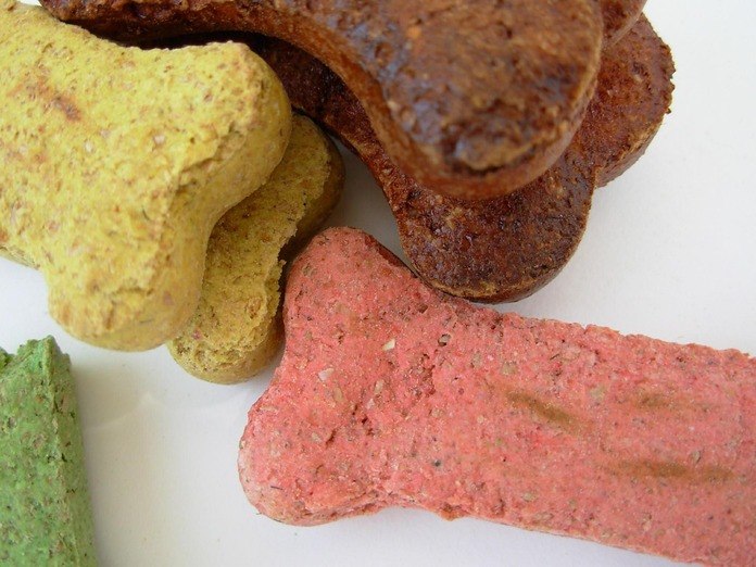 Organic dog bone treats for puppies